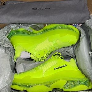 Women’s Balenciaga Triple S - Fluro Yellow Sneakers size 9